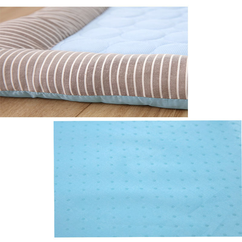 🐾 Tapis Rafraîchissant Soie Glacée - Confort Été Chiens et Chats Crimson Medea